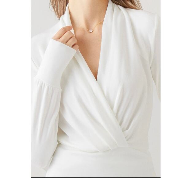 Minimalist Women’s Pullover Sweater White Very Soft V Neck Scoop Sz L Career - Picture 1 of 8